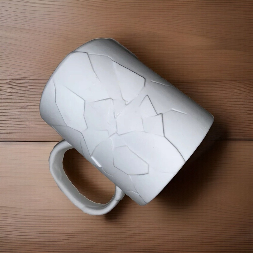 Fred and Friends Cracking Up Coffee/Mug Tea/Cup 2012 White 3-D Cracks Textured